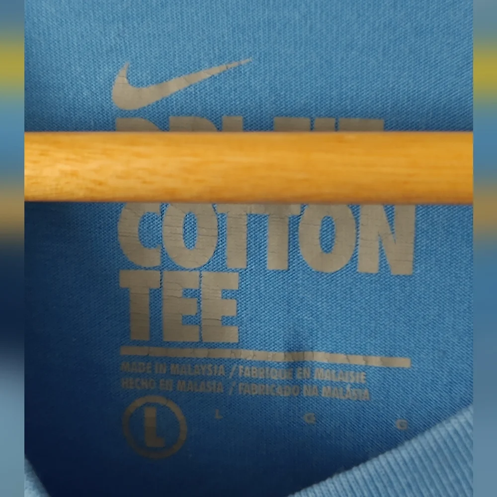 Nike Shirt atletic  large color Blue Cotton And Spandex  Excellent Condition
